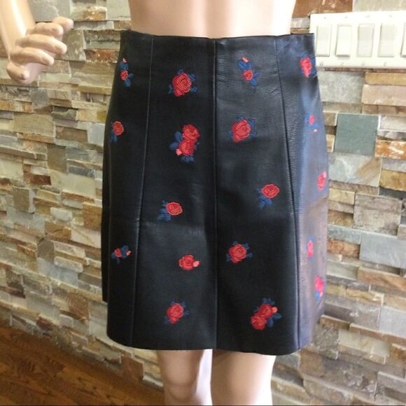 CLUB MONACO Faux Leather Skirt - Picture 1 of 7